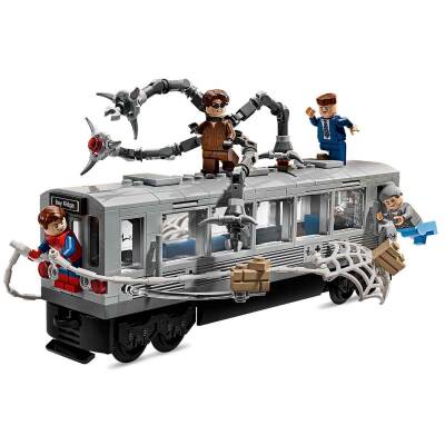 LEGO Marvel Örümcek Adam ile Doktor Oktopus Metro Sahnesi 76321 - 6