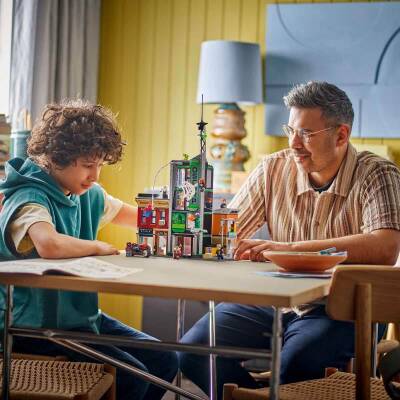 LEGO Örümcek Adam, Oscorp'a Karşı 76324 - 11