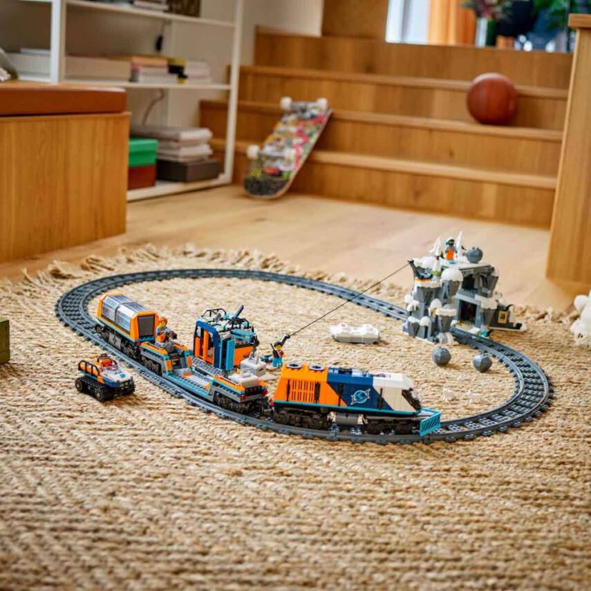 LEGO City Kaşiflerin Kuzey Kutbu Ekspres Treni (60470) - 10
