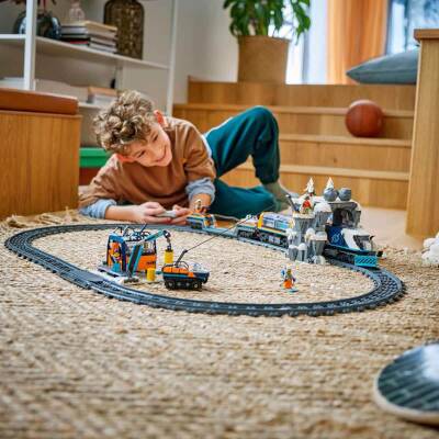 LEGO City Kaşiflerin Kuzey Kutbu Ekspres Treni (60470) - 13