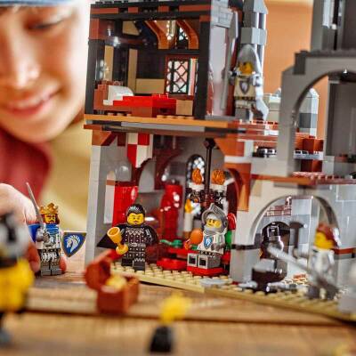 LEGO Creator 3'ü 1 Arada Orta Çağ Atlı Şövalye Kalesi 31168 - 18