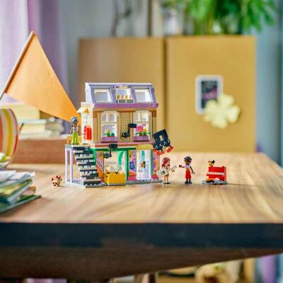 LEGO Friends Müzik Mağazası ve Daire 42653 - 9