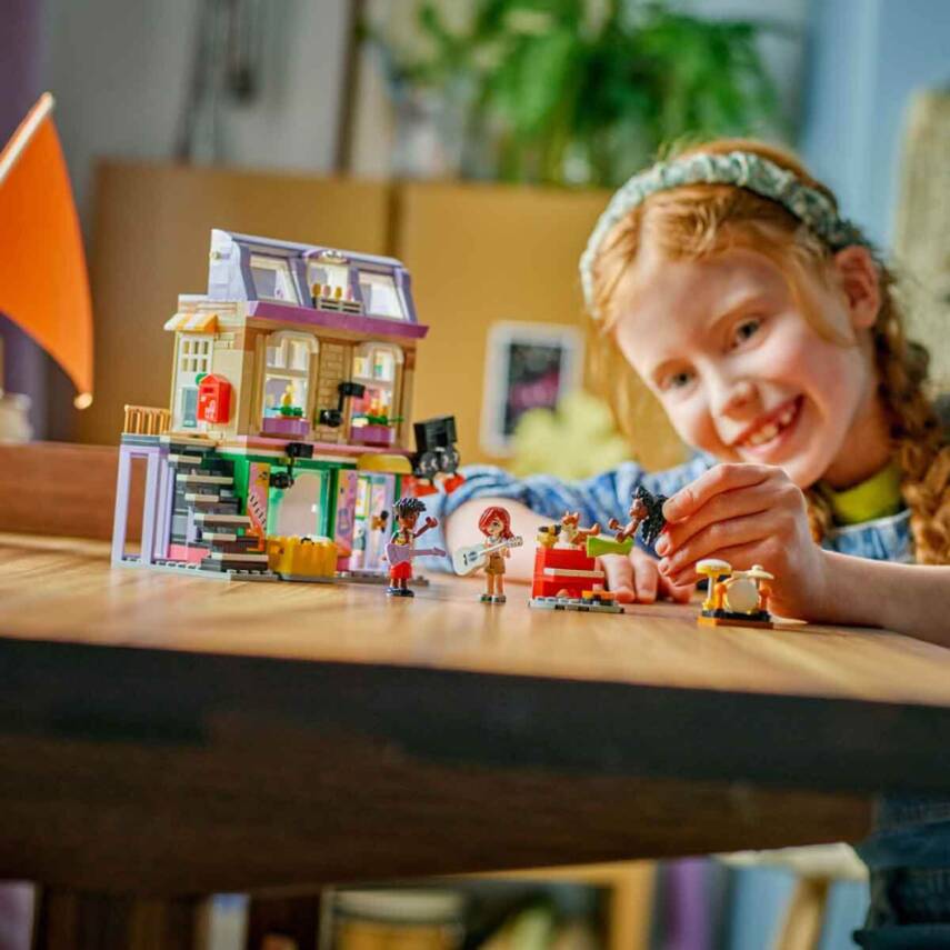 LEGO Friends Müzik Mağazası ve Daire 42653 - 10