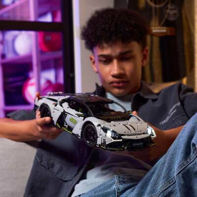 LEGO Lamborghini Revuelto Süper Spor Araba 42214 - 18