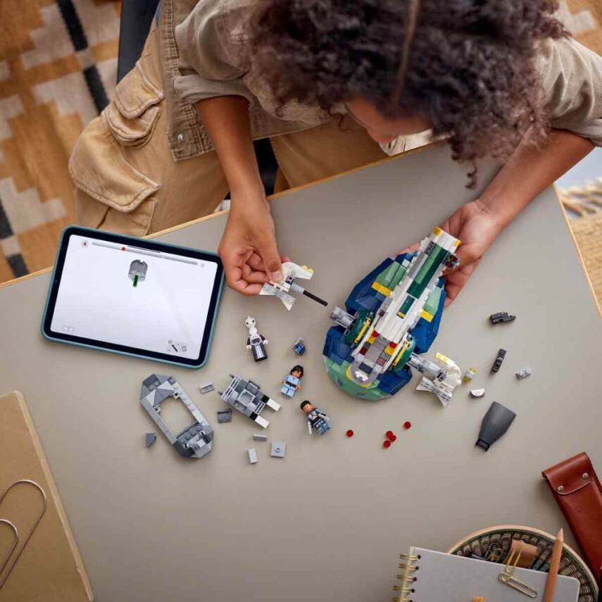 LEGO Star Wars: Klonların Saldırısı Jango Fett’in Starship’i 75433 - 10