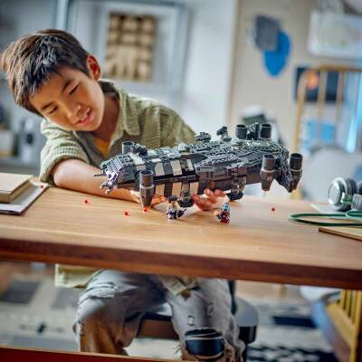 LEGO® Star Wars Onyx Cinder 75374 - 10