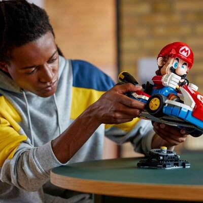 LEGO Super Mario: Mario Kart – Mario ve Standard Kart 72037 - 12