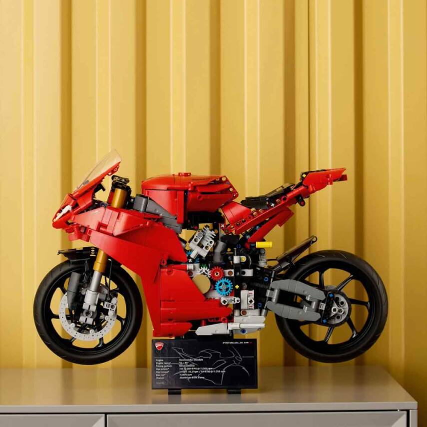 LEGO Technic Ducati Panigale V4 S Motosiklet (42202) - 5