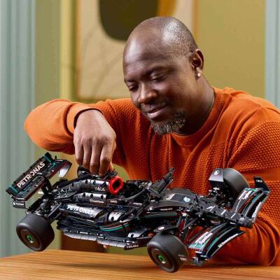 LEGO Technic Mercedes-AMG F1 W14 E Performance 42171 - 10
