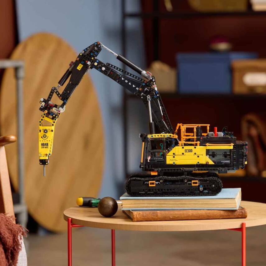 LEGO Technic Volvo EC500 Hybrid Ekskavatör (42215) - 10